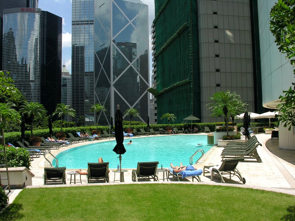 Island Shangri-La Pool