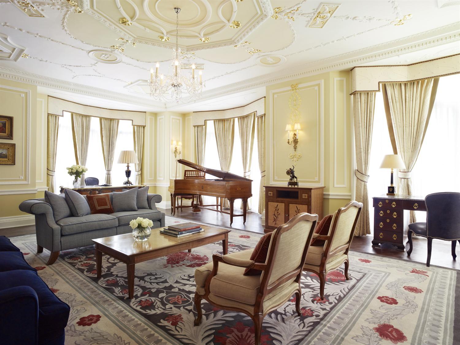 claridges royal suite living